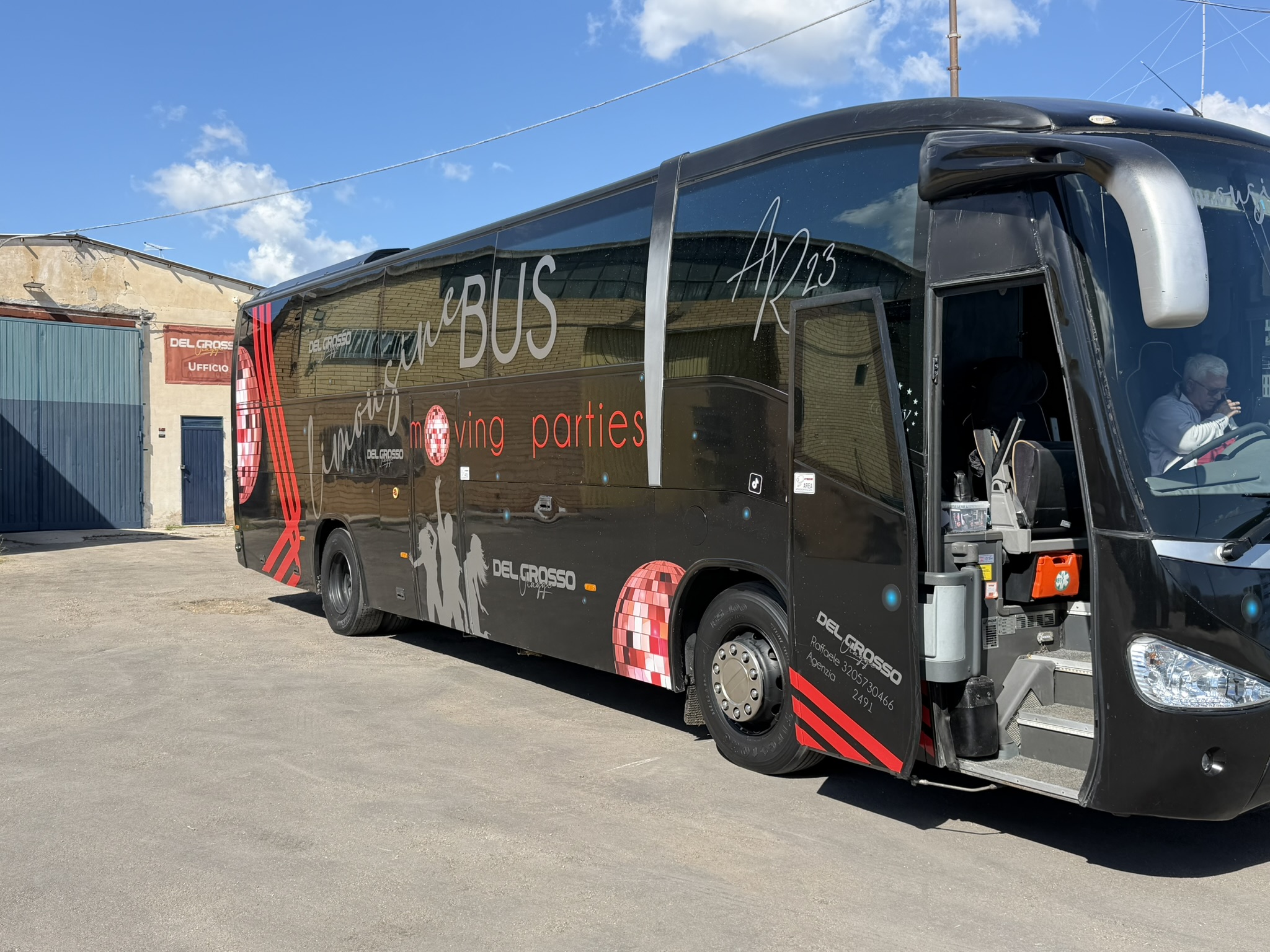 Limousine Bus DELGROSSO — foto originale